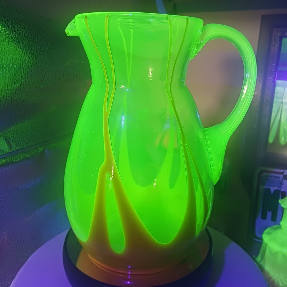VTG CZECHOSLOVAKIA KRALIK Vaseline Uranium Art Deco Glass Water Pitcher Bohemian